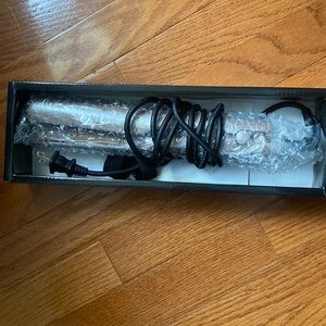 Brand New STYLE LDY Iron - Waves / Curls!